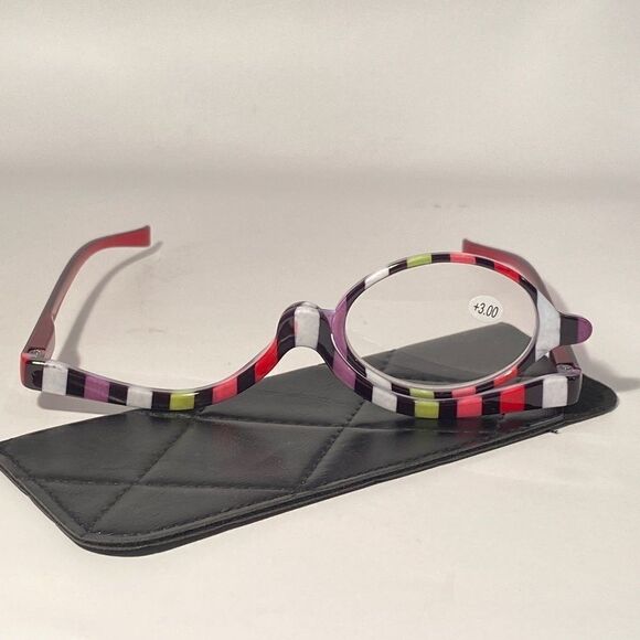 0999 Makeup Cosmetic 3.00 Flip Magnifying Glasses For Precision Application N… - Picture 1 of 5